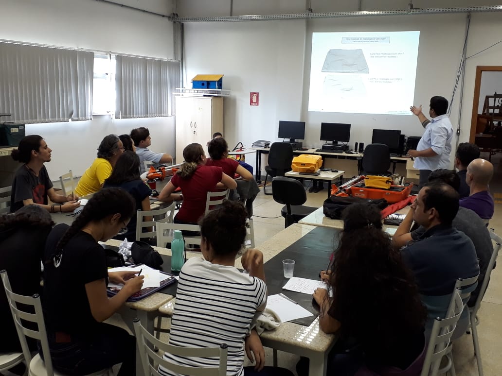 O treinamento foi realizado no no Laboratório de Materiais de Construção Civil 