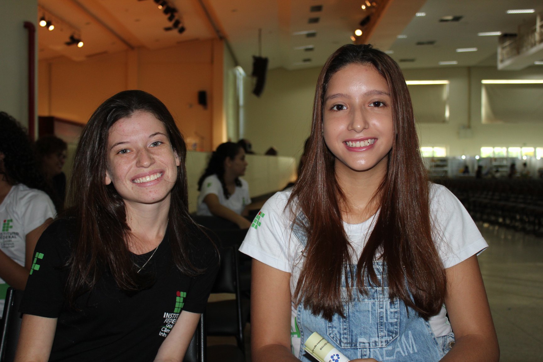 Noemi Palhares e Allyne Pereira de Siqueira