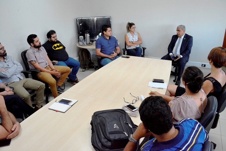 Reunião entre reitor e grupo de gestores define nome do diretor-geral pro tempore