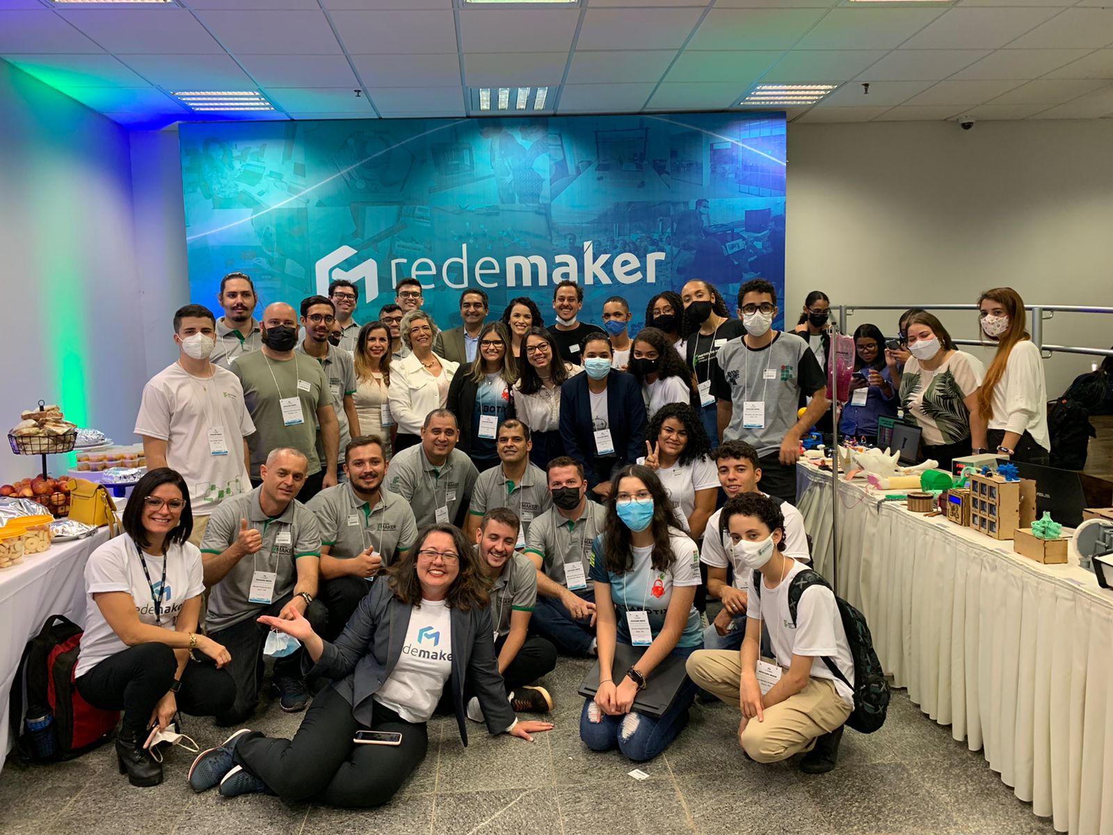 Comunidade acadêmica envolvida nos Lab IFMaker implantados no IFG participou da solenidade em Brasília