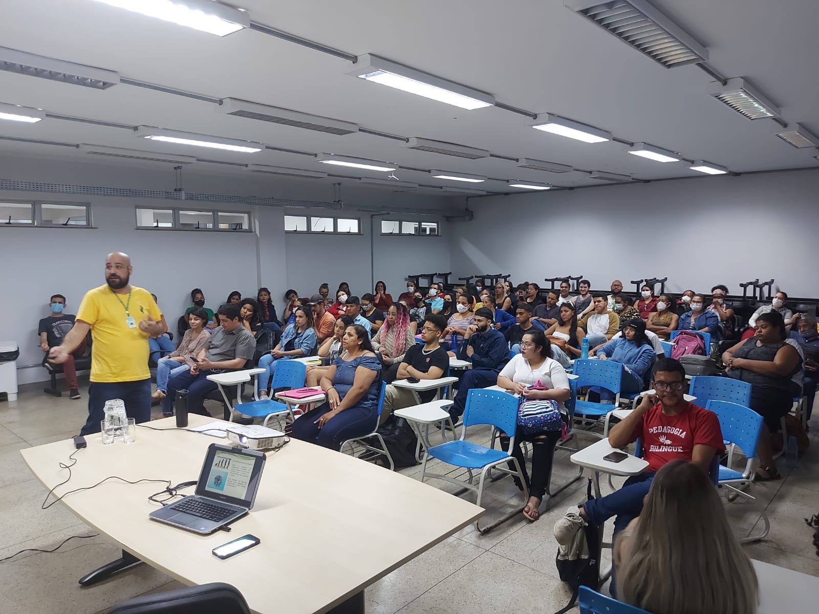 A palestra “Os resíduos sólidos e a questão ambiental”, foi ministrada no Câmpus Aparecida de Goiânia pelo professor Sandro Morais Pimenta, que é docente no Câmpus Goiânia do IFG