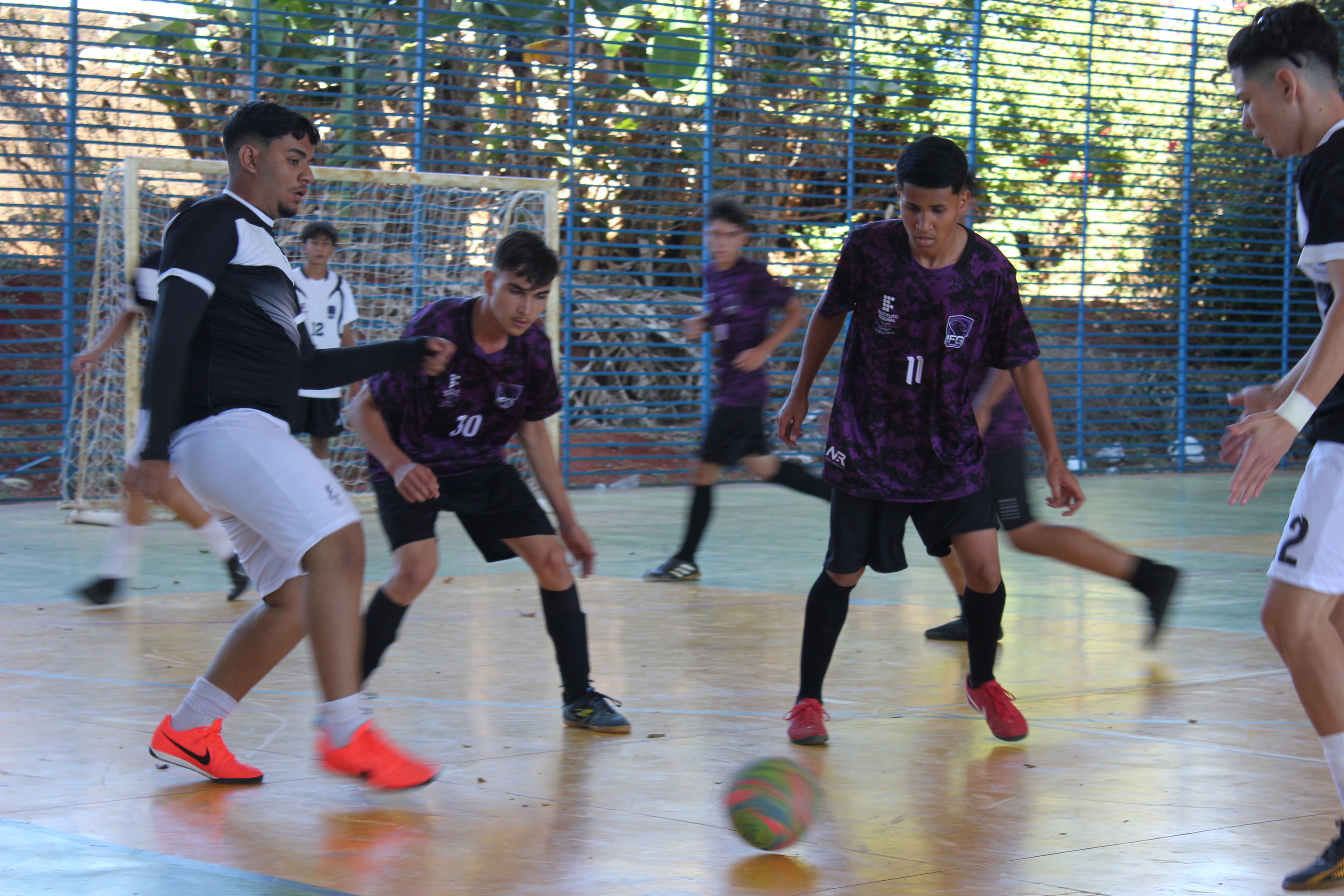 3ª partida de futsal desta terça-feira, entre as equipes dos câmpus Goiânia Oeste e Valparaíso 