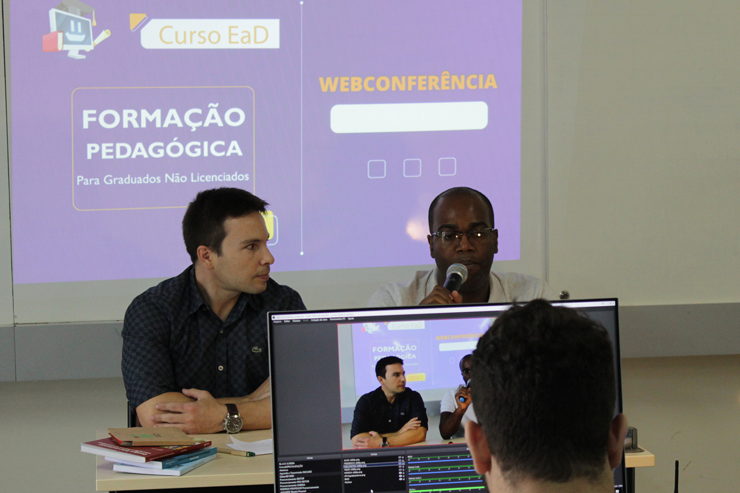 Os coordenadores Frederico Nogueira e Wellington Cardoso falam sobre a UAB na aula inaugural do curso de Formação Pedagógica